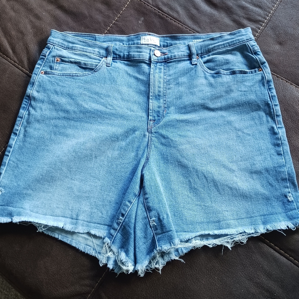 Nicole Miller Nomad Stretch Shorts Size 14 EUC - Picture 3 of 6